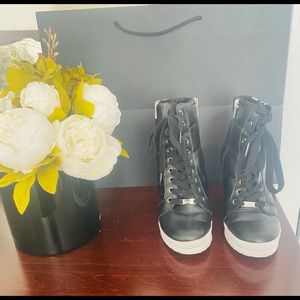 DKNY Women’s Noho Wedge Sneakers size 7